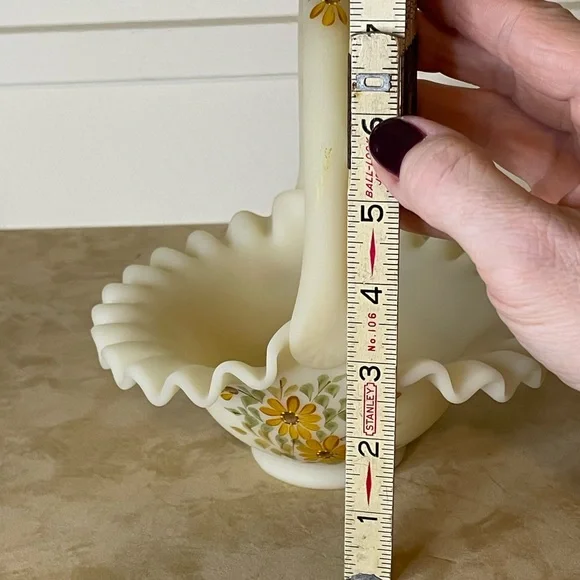 Fenton Satin Custard Glass Ruffled Glass Basket - Hand Painted & Signed - Picture 9 of 13